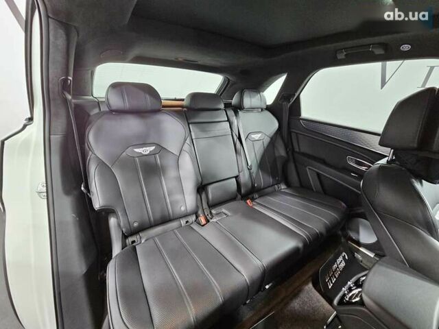 Бентли Бентайга, объемом двигателя 0 л и пробегом 44 тыс. км за 171999 $, фото 6 на Automoto.ua