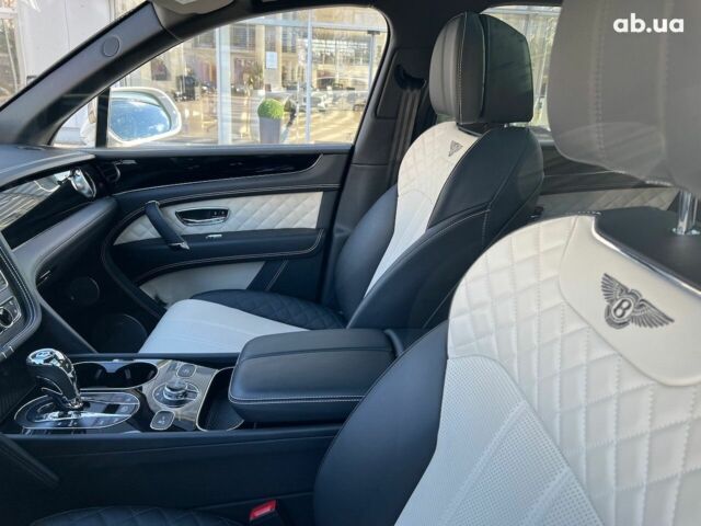 Бентлі Бентайга, об'ємом двигуна 6 л та пробігом 4 тис. км за 244747 $, фото 2 на Automoto.ua