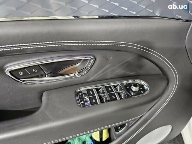 Бентли Бентайга, объемом двигателя 0 л и пробегом 44 тыс. км за 171999 $, фото 24 на Automoto.ua