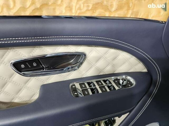 Бентли Бентайга, объемом двигателя 4 л и пробегом 8 тыс. км за 209999 $, фото 24 на Automoto.ua