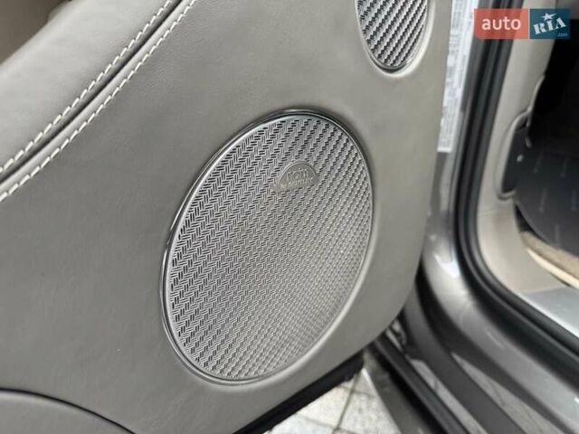 Сірий Бентлі Бентайга, об'ємом двигуна 5.95 л та пробігом 49 тис. км за 179000 $, фото 18 на Automoto.ua