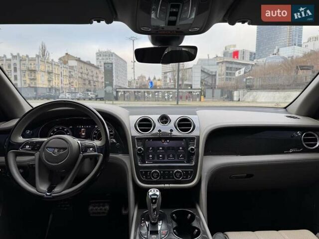 Сірий Бентлі Бентайга, об'ємом двигуна 5.95 л та пробігом 49 тис. км за 179000 $, фото 20 на Automoto.ua