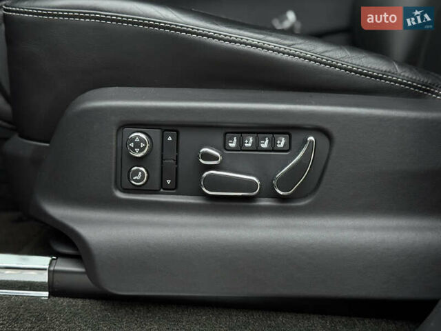 Сірий Бентлі Бентайга, об'ємом двигуна 4 л та пробігом 170 тис. км за 159900 $, фото 21 на Automoto.ua