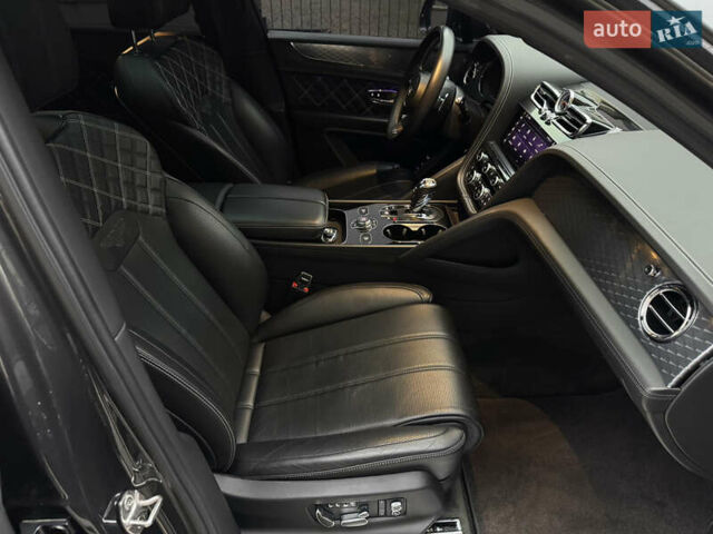 Сірий Бентлі Бентайга, об'ємом двигуна 4 л та пробігом 170 тис. км за 159900 $, фото 18 на Automoto.ua