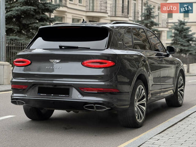 Сірий Бентлі Бентайга, об'ємом двигуна 4 л та пробігом 170 тис. км за 159900 $, фото 10 на Automoto.ua
