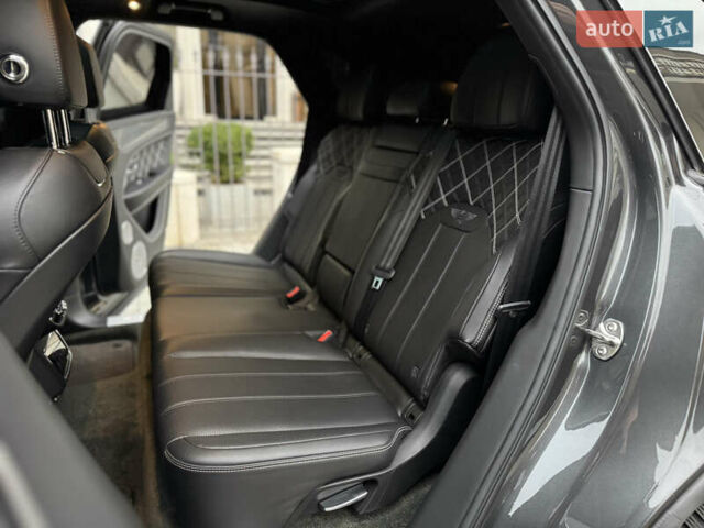 Сірий Бентлі Бентайга, об'ємом двигуна 4 л та пробігом 170 тис. км за 159900 $, фото 29 на Automoto.ua