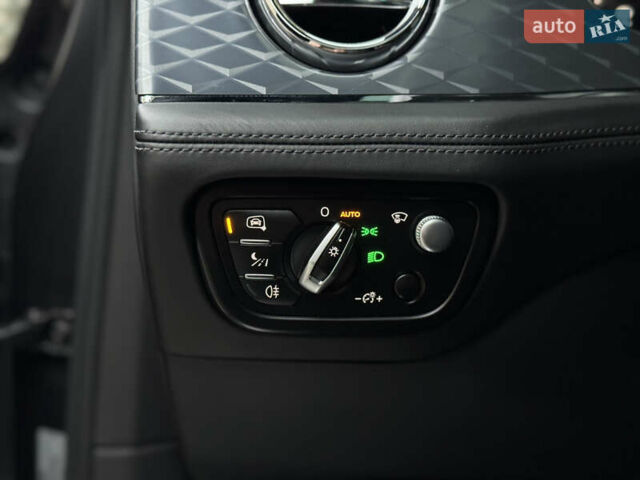 Сірий Бентлі Бентайга, об'ємом двигуна 4 л та пробігом 170 тис. км за 159900 $, фото 13 на Automoto.ua