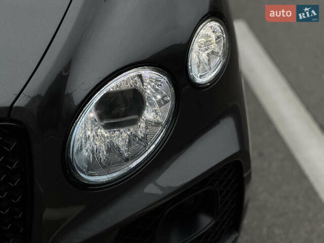 Сірий Бентлі Бентайга, об'ємом двигуна 4 л та пробігом 170 тис. км за 159900 $, фото 2 на Automoto.ua