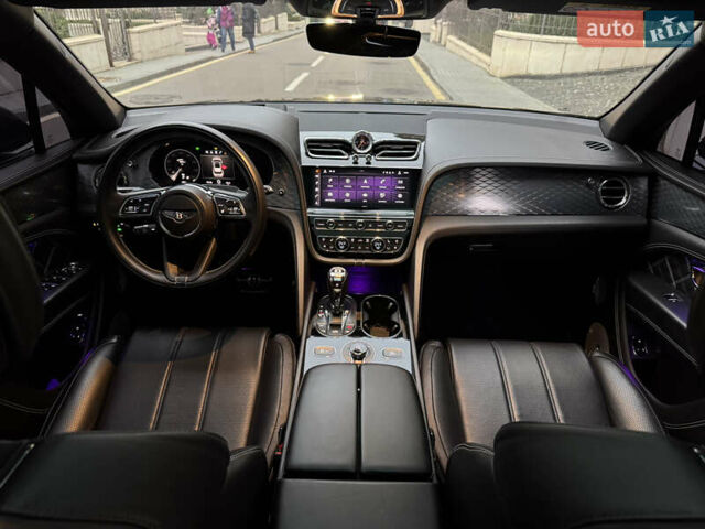 Сірий Бентлі Бентайга, об'ємом двигуна 4 л та пробігом 170 тис. км за 159900 $, фото 23 на Automoto.ua