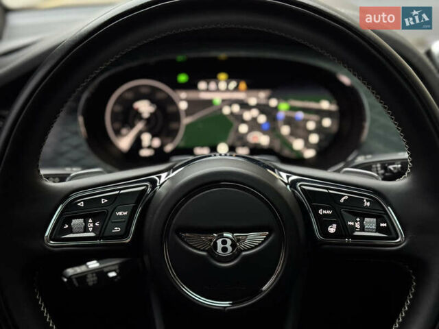 Сірий Бентлі Бентайга, об'ємом двигуна 4 л та пробігом 170 тис. км за 159900 $, фото 36 на Automoto.ua