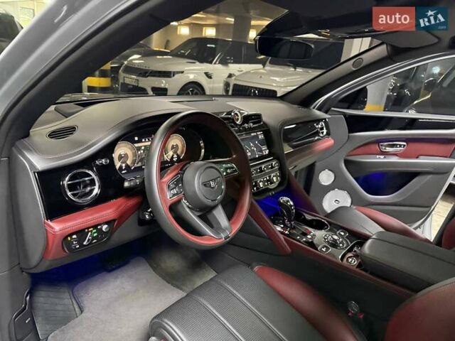 Серый Бентли Бентайга, объемом двигателя 4 л и пробегом 25 тыс. км за 197500 $, фото 56 на Automoto.ua
