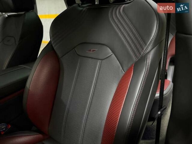 Серый Бентли Бентайга, объемом двигателя 4 л и пробегом 25 тыс. км за 197500 $, фото 61 на Automoto.ua