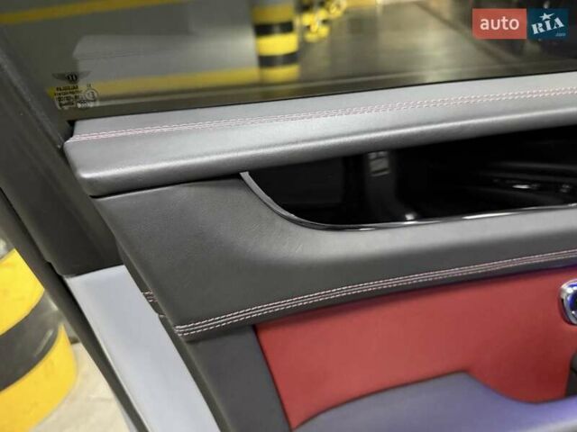 Серый Бентли Бентайга, объемом двигателя 4 л и пробегом 25 тыс. км за 197500 $, фото 41 на Automoto.ua