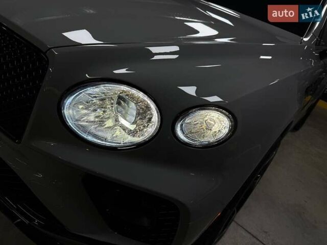 Серый Бентли Бентайга, объемом двигателя 4 л и пробегом 25 тыс. км за 197500 $, фото 35 на Automoto.ua