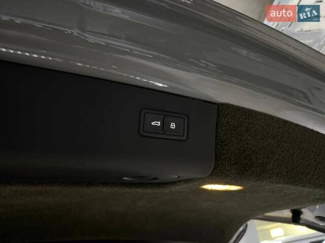 Серый Бентли Бентайга, объемом двигателя 4 л и пробегом 25 тыс. км за 197500 $, фото 38 на Automoto.ua