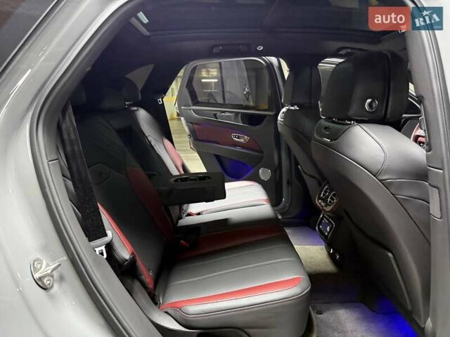 Серый Бентли Бентайга, объемом двигателя 4 л и пробегом 25 тыс. км за 197500 $, фото 97 на Automoto.ua