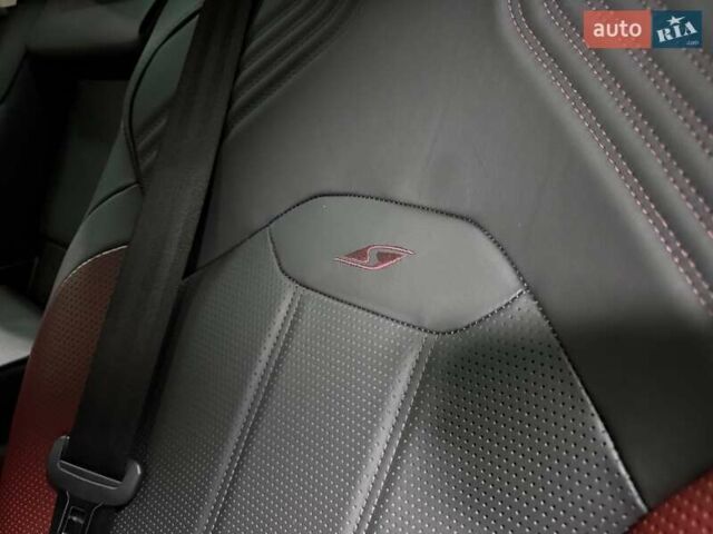 Серый Бентли Бентайга, объемом двигателя 4 л и пробегом 25 тыс. км за 197500 $, фото 81 на Automoto.ua