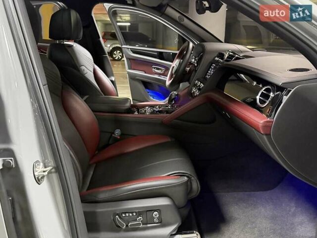 Серый Бентли Бентайга, объемом двигателя 4 л и пробегом 25 тыс. км за 197500 $, фото 133 на Automoto.ua