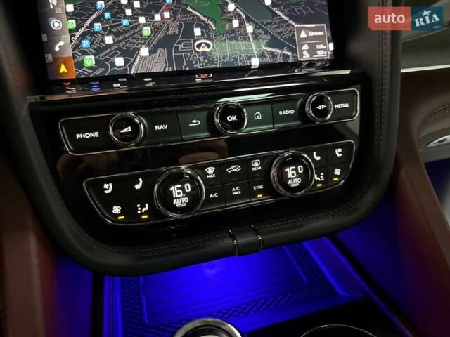 Серый Бентли Бентайга, объемом двигателя 4 л и пробегом 25 тыс. км за 197500 $, фото 125 на Automoto.ua