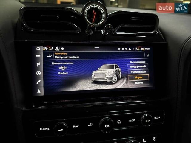 Серый Бентли Бентайга, объемом двигателя 4 л и пробегом 25 тыс. км за 197500 $, фото 118 на Automoto.ua