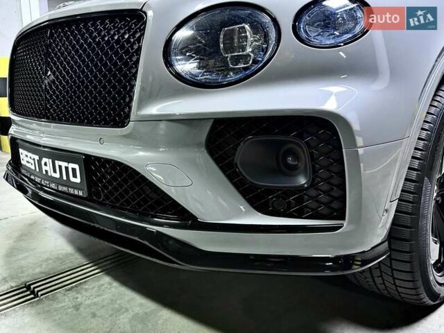 Серый Бентли Бентайга, объемом двигателя 4 л и пробегом 25 тыс. км за 197500 $, фото 22 на Automoto.ua