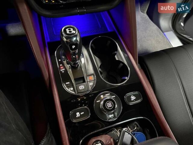 Серый Бентли Бентайга, объемом двигателя 4 л и пробегом 25 тыс. км за 197500 $, фото 126 на Automoto.ua