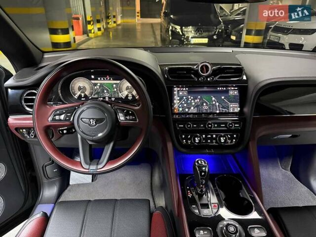 Серый Бентли Бентайга, объемом двигателя 4 л и пробегом 25 тыс. км за 197500 $, фото 66 на Automoto.ua
