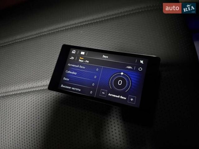 Серый Бентли Бентайга, объемом двигателя 4 л и пробегом 25 тыс. км за 197500 $, фото 90 на Automoto.ua