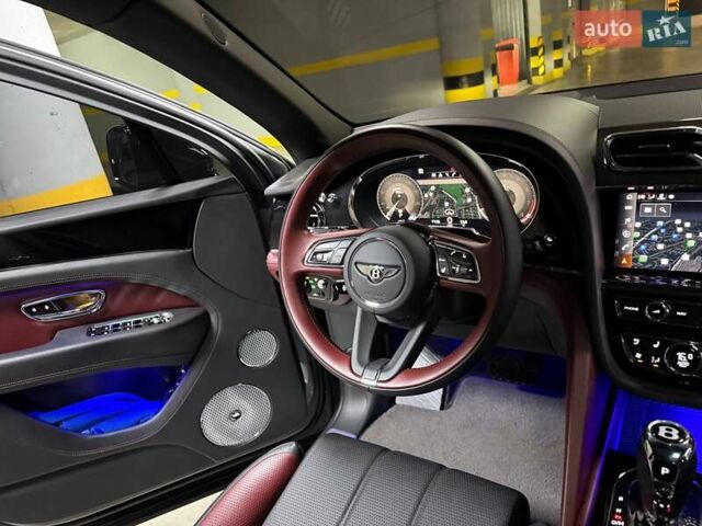 Серый Бентли Бентайга, объемом двигателя 4 л и пробегом 25 тыс. км за 197500 $, фото 128 на Automoto.ua