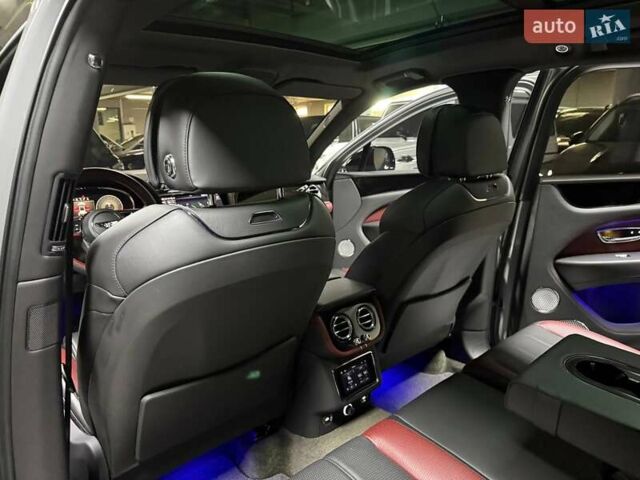 Серый Бентли Бентайга, объемом двигателя 4 л и пробегом 25 тыс. км за 197500 $, фото 76 на Automoto.ua