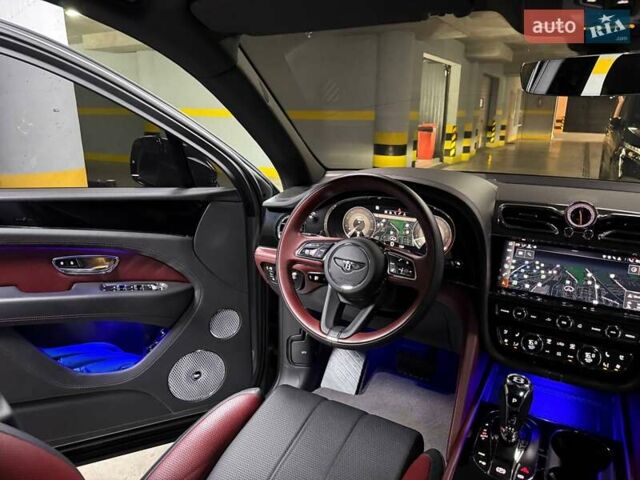 Серый Бентли Бентайга, объемом двигателя 4 л и пробегом 25 тыс. км за 197500 $, фото 107 на Automoto.ua