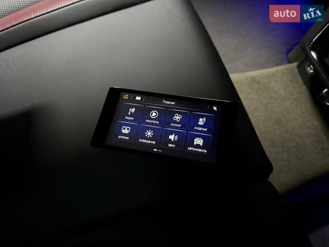 Серый Бентли Бентайга, объемом двигателя 4 л и пробегом 25 тыс. км за 197500 $, фото 86 на Automoto.ua