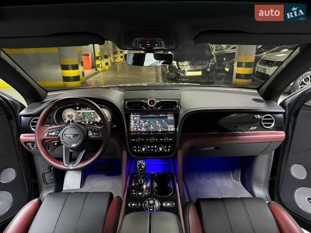 Серый Бентли Бентайга, объемом двигателя 4 л и пробегом 25 тыс. км за 197500 $, фото 67 на Automoto.ua