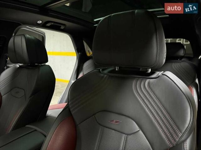 Серый Бентли Бентайга, объемом двигателя 4 л и пробегом 25 тыс. км за 197500 $, фото 62 на Automoto.ua