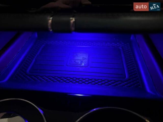 Серый Бентли Бентайга, объемом двигателя 4 л и пробегом 25 тыс. км за 197500 $, фото 127 на Automoto.ua