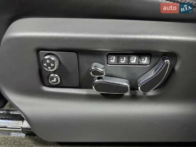 Серый Бентли Бентайга, объемом двигателя 4 л и пробегом 25 тыс. км за 197500 $, фото 64 на Automoto.ua