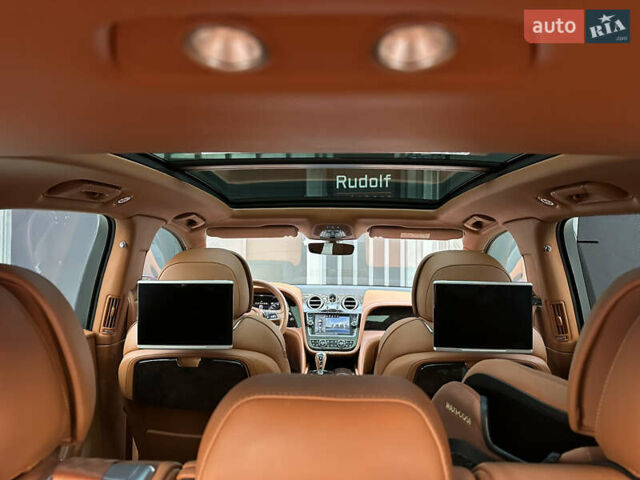 Бентли Бентайга 2016 в Киеве на Automoto.ua Синий Бентли Бентайга, объемом двигателя 6 л и пробегом 131 тыс. км за 85000 $, фото 33 на Automoto.ua