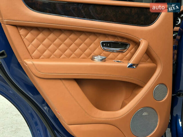 Бентли Бентайга 2016 в Киеве на Automoto.ua Синий Бентли Бентайга, объемом двигателя 6 л и пробегом 131 тыс. км за 85000 $, фото 66 на Automoto.ua