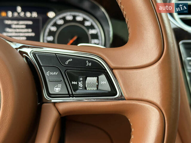 Бентли Бентайга 2016 в Киеве на Automoto.ua Синий Бентли Бентайга, объемом двигателя 6 л и пробегом 131 тыс. км за 85000 $, фото 45 на Automoto.ua