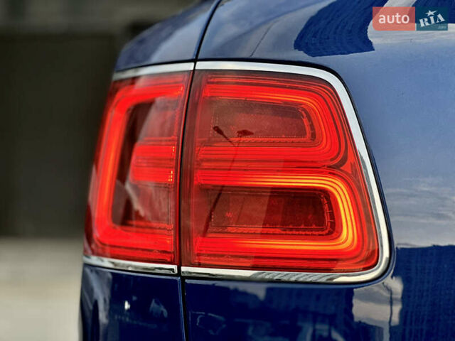 Бентли Бентайга 2016 в Киеве на Automoto.ua Синий Бентли Бентайга, объемом двигателя 6 л и пробегом 131 тыс. км за 85000 $, фото 24 на Automoto.ua