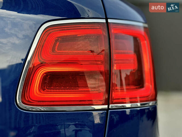 Бентли Бентайга 2016 в Киеве на Automoto.ua Синий Бентли Бентайга, объемом двигателя 6 л и пробегом 131 тыс. км за 85000 $, фото 26 на Automoto.ua