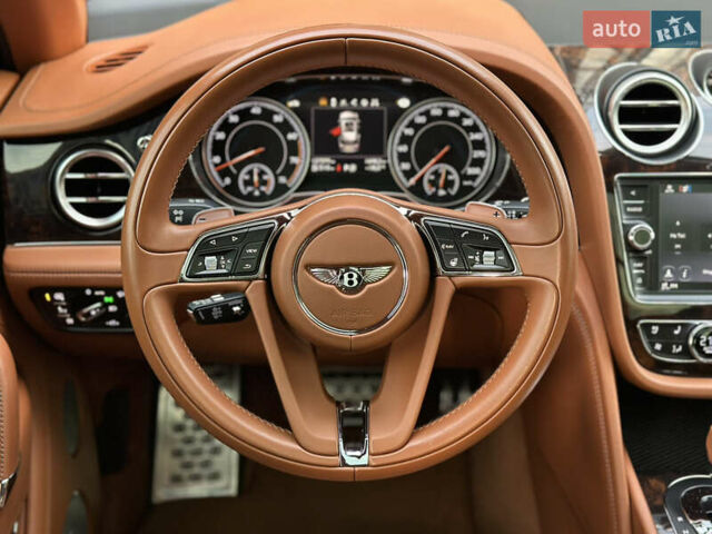 Бентли Бентайга 2016 в Киеве на Automoto.ua Синий Бентли Бентайга, объемом двигателя 6 л и пробегом 131 тыс. км за 85000 $, фото 44 на Automoto.ua