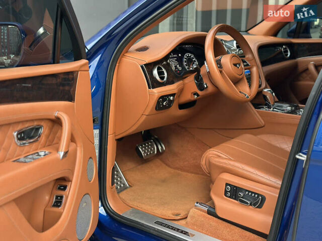 Бентли Бентайга 2016 в Киеве на Automoto.ua Синий Бентли Бентайга, объемом двигателя 6 л и пробегом 131 тыс. км за 85000 $, фото 35 на Automoto.ua