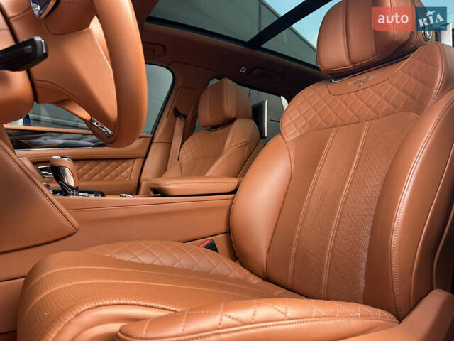 Бентли Бентайга 2016 в Киеве на Automoto.ua Синий Бентли Бентайга, объемом двигателя 6 л и пробегом 131 тыс. км за 85000 $, фото 42 на Automoto.ua