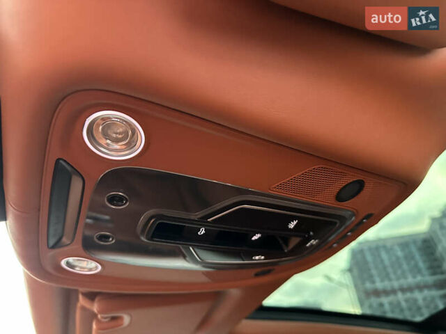 Бентли Бентайга 2016 в Киеве на Automoto.ua Синий Бентли Бентайга, объемом двигателя 6 л и пробегом 131 тыс. км за 85000 $, фото 58 на Automoto.ua