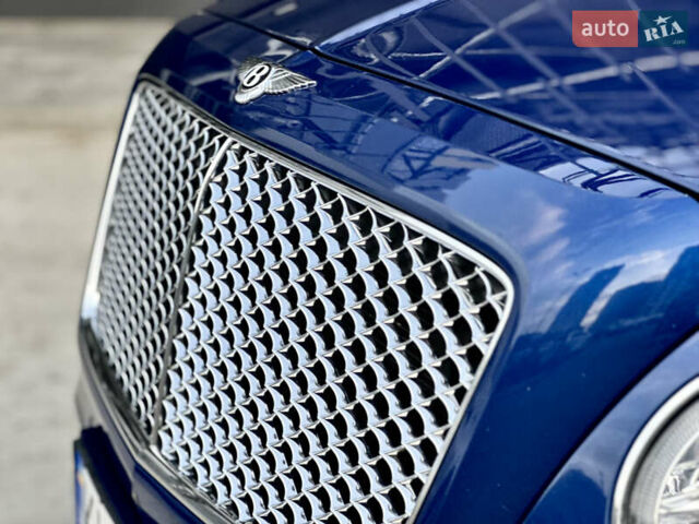 Бентли Бентайга 2016 в Киеве на Automoto.ua Синий Бентли Бентайга, объемом двигателя 6 л и пробегом 131 тыс. км за 85000 $, фото 10 на Automoto.ua