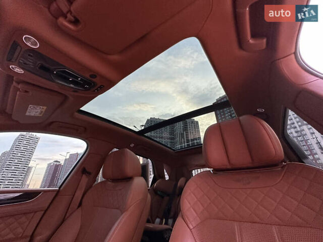 Бентли Бентайга 2016 в Киеве на Automoto.ua Синий Бентли Бентайга, объемом двигателя 6 л и пробегом 131 тыс. км за 85000 $, фото 57 на Automoto.ua