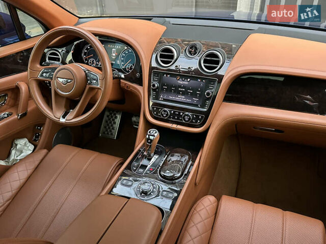 Бентли Бентайга 2016 в Киеве на Automoto.ua Синий Бентли Бентайга, объемом двигателя 6 л и пробегом 131 тыс. км за 85000 $, фото 51 на Automoto.ua