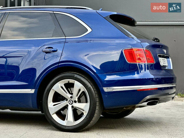 Бентли Бентайга 2016 в Киеве на Automoto.ua Синий Бентли Бентайга, объемом двигателя 6 л и пробегом 131 тыс. км за 85000 $, фото 13 на Automoto.ua