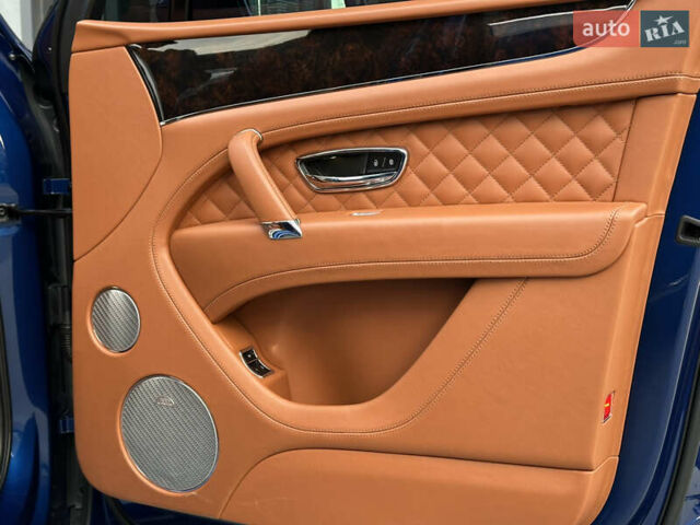 Бентли Бентайга 2016 в Киеве на Automoto.ua Синий Бентли Бентайга, объемом двигателя 6 л и пробегом 131 тыс. км за 85000 $, фото 67 на Automoto.ua